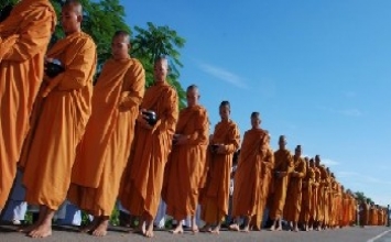 Lời Phật dạy sống ngay giây phút hiện tại